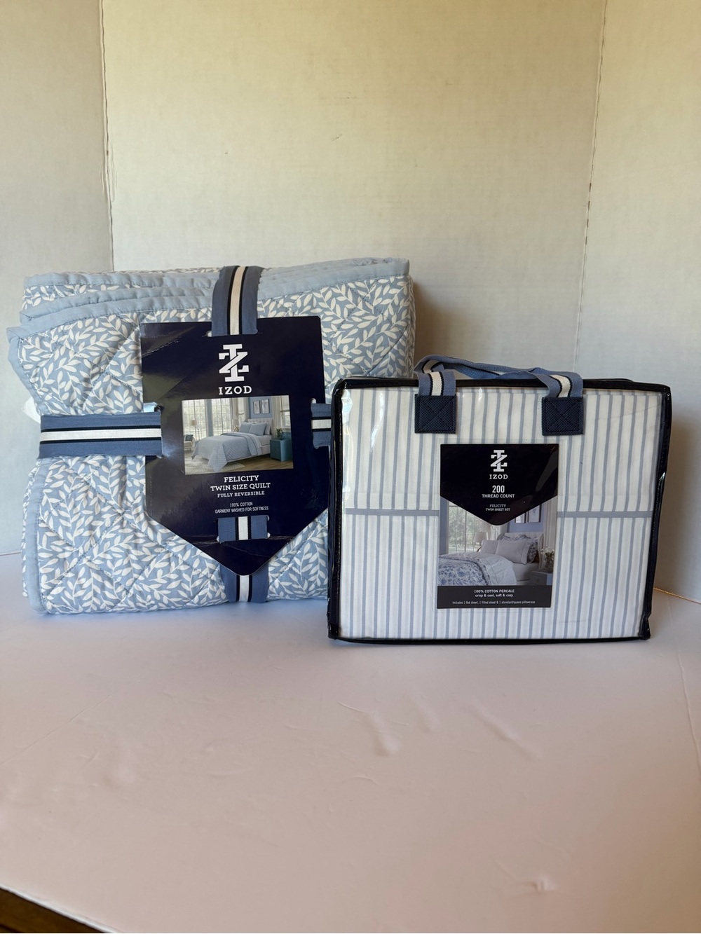 Izod Felicity Quilt and Sheet Set-Leaf Motif